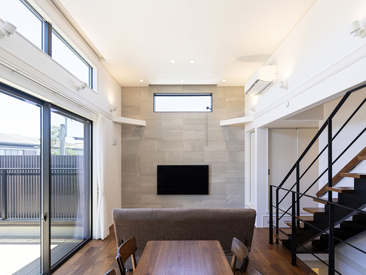 木下工務店 【3000万円～3499万円／2階リビング／ビルトインガレージ】光と風のバルコニーからLDKへ続く心地よさの建築実例画像2