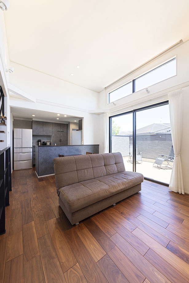 木下工務店 【3000万円～3499万円／2階リビング／ビルトインガレージ】光と風のバルコニーからLDKへ続く心地よさの建築実例画像3