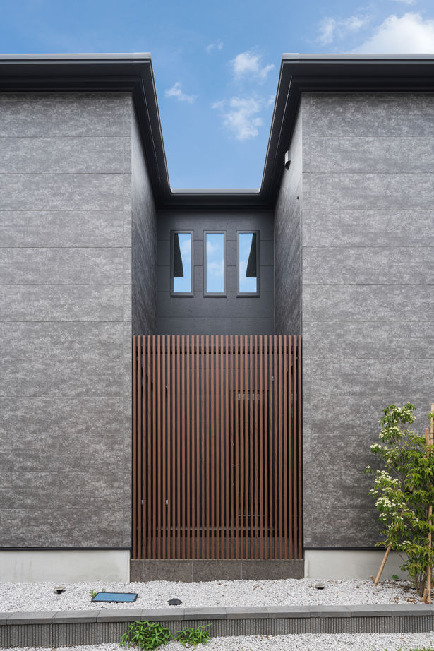 木下工務店 【2階建て/パティオ/20代】中庭から光が差し込む、シンプルモダンな住まいの建築実例画像3