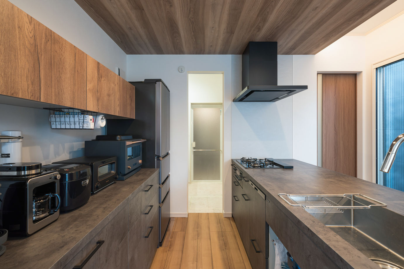 木下工務店 【2階建て/パティオ/20代】中庭から光が差し込む、シンプルモダンな住まいの建築実例画像6