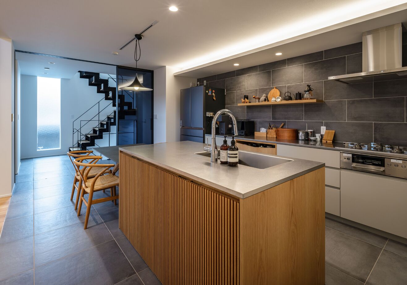 木下工務店 【3階建て/吹抜け/ビルトインガレージ/間取図有】機能と美しさを兼ね備えたモダンな住まいの建築実例画像