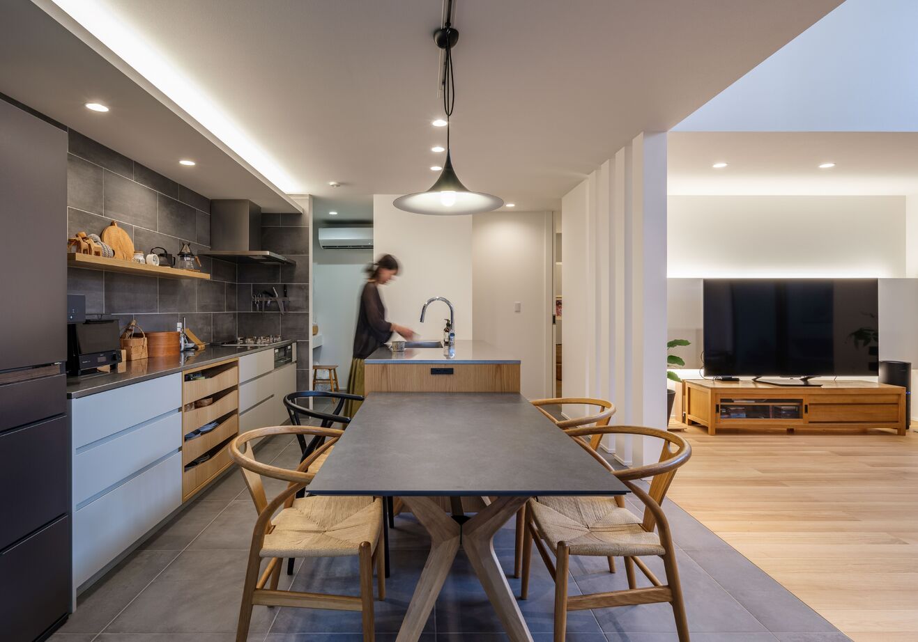 木下工務店 【3階建て/吹抜け/ビルトインガレージ/間取図有】機能と美しさを兼ね備えたモダンな住まいの建築実例画像7