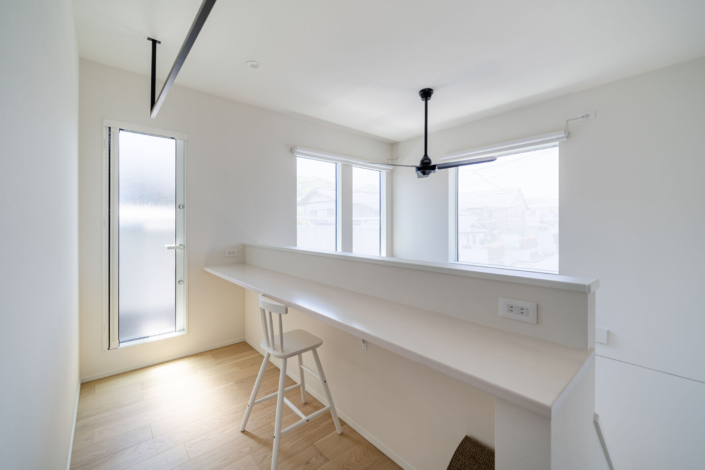 木下工務店 【2階建て/吹抜け/29坪】開放的な吹抜け空間に、四角い空を切り取る家の建築実例画像7