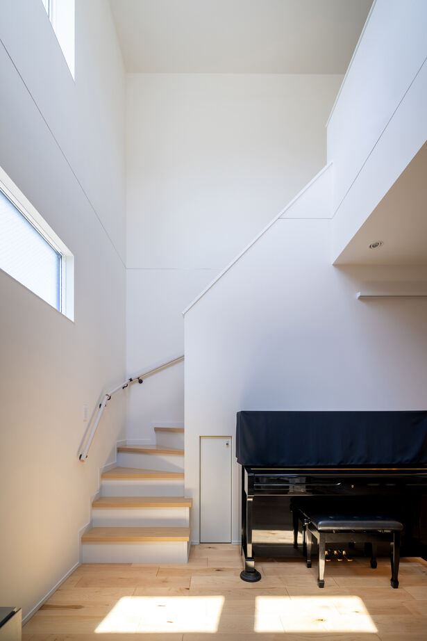 木下工務店 【2階建て/吹抜け/29坪】開放的な吹抜け空間に、四角い空を切り取る家の建築実例画像8