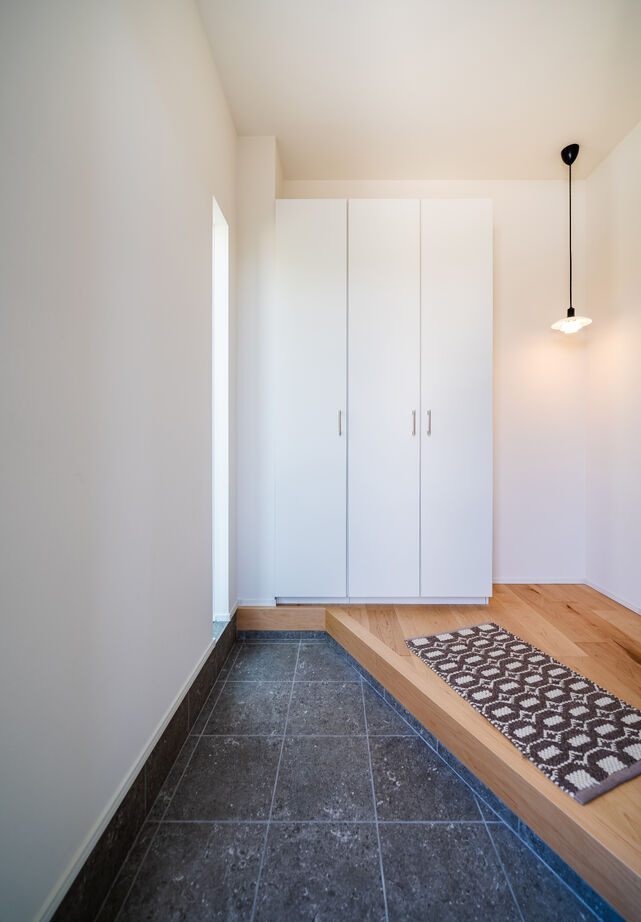 木下工務店 【2階建て/吹抜け/29坪】開放的な吹抜け空間に、四角い空を切り取る家の建築実例画像9