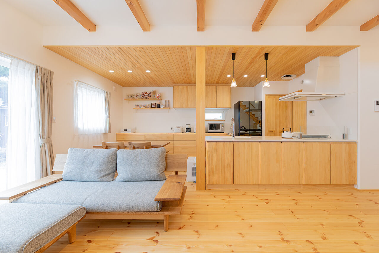 山下ホーム 【富山市/38.1坪/2000万円台】赤松やヒノキ、無添加漆喰を使った自然素材たっぷりの家の建築実例画像4