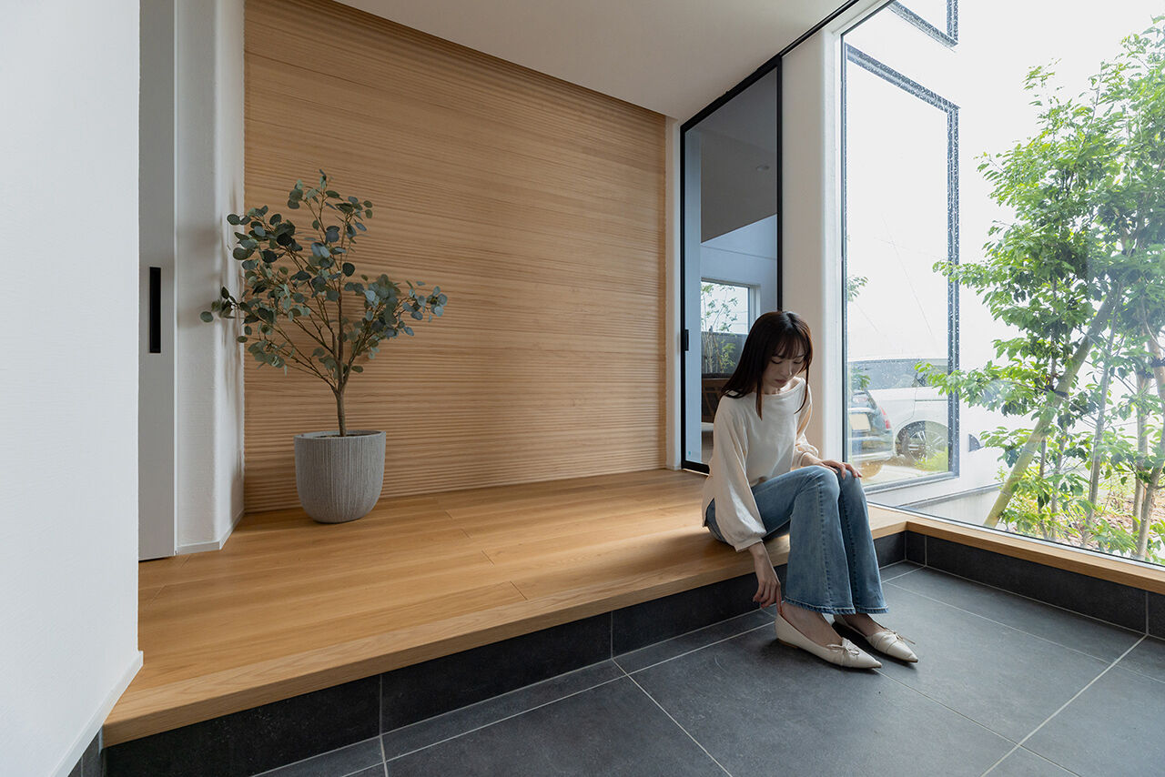 山下ホーム 【富山市/37.1坪】グレーと木が調和する、開放感と心地よさのある住まいの建築実例画像10