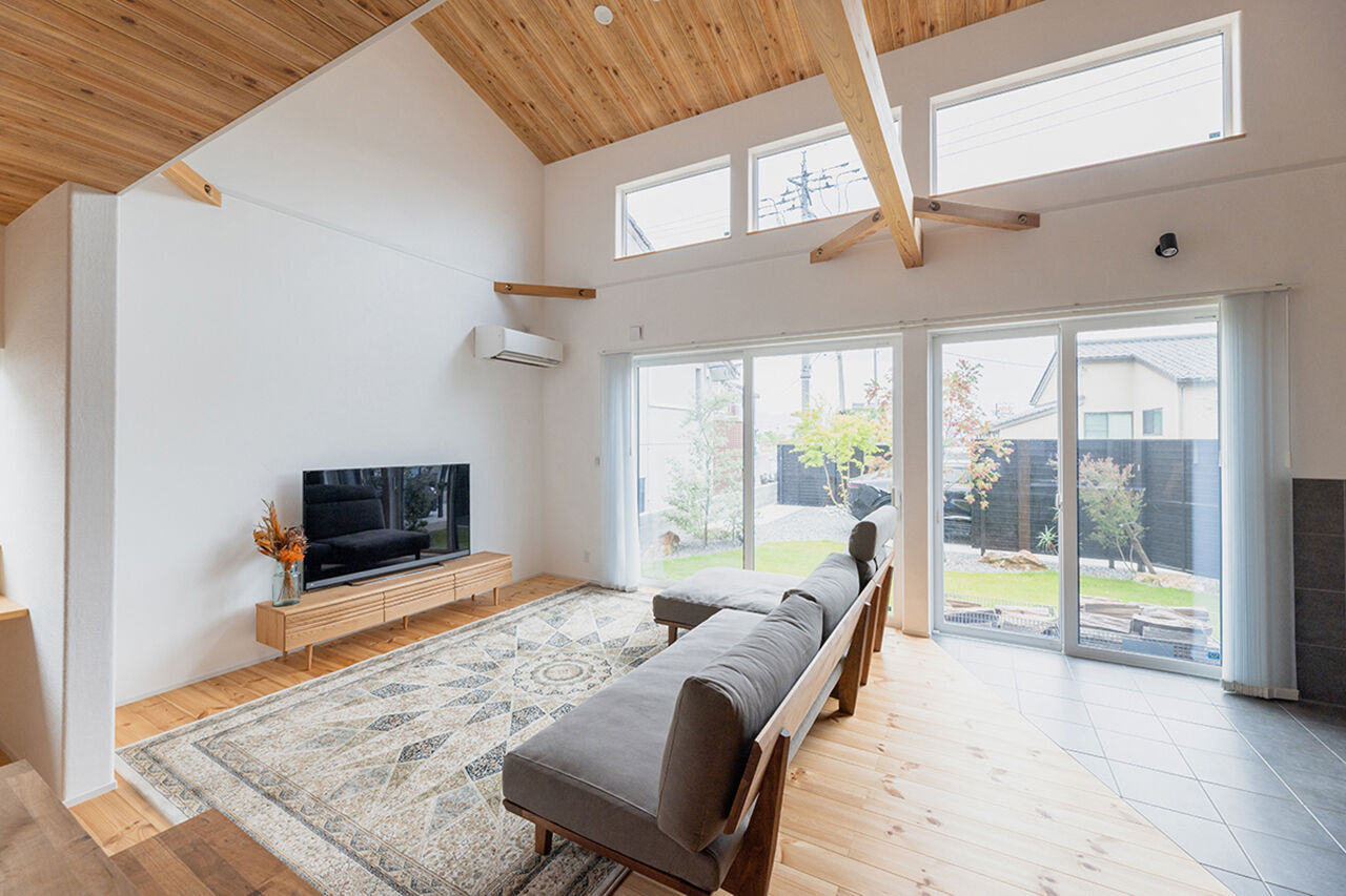 山下ホーム 【富山市/52.5坪/3000万円台/二世帯住宅】薪ストーブと暮らす、自然と調和したぬくもりの家の建築実例画像3