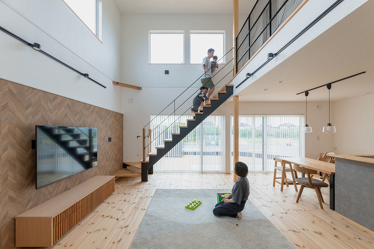 山下ホーム 【魚津市/38.4坪/2000万円台/吹き抜け】ゆとりのLDKと効率的な家事動線で、家族の思い出が増える家の建築実例画像2