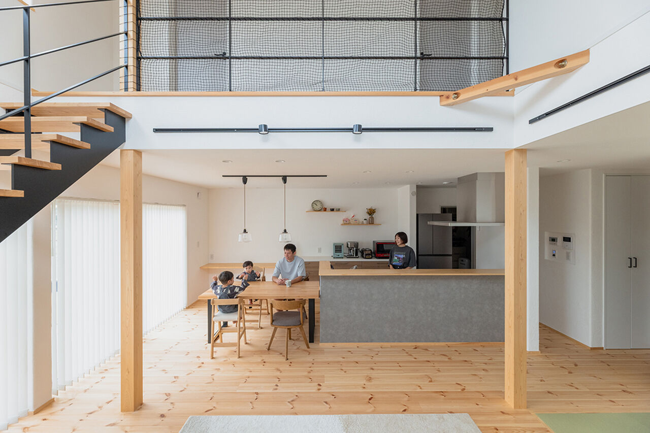 山下ホーム 【魚津市/38.4坪/2000万円台/吹き抜け】ゆとりのLDKと効率的な家事動線で、家族の思い出が増える家の建築実例画像4