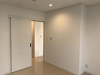 木のぬくもりアシストホーム 【コミコミ2000万円/ビルトインガレージ/平屋/間取り図有】安心＆快適な平屋の長期優良住宅で、趣味を満喫の建築実例画像7