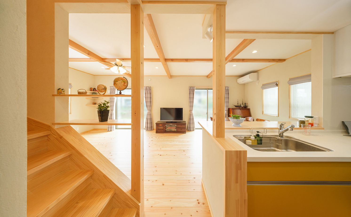 木のぬくもりアシストホーム 【2000万円/自然素材/間取図有】さらさら・ぬくぬく調湿するヒツジ断熱材を採用したヒノキの家の建築実例画像5