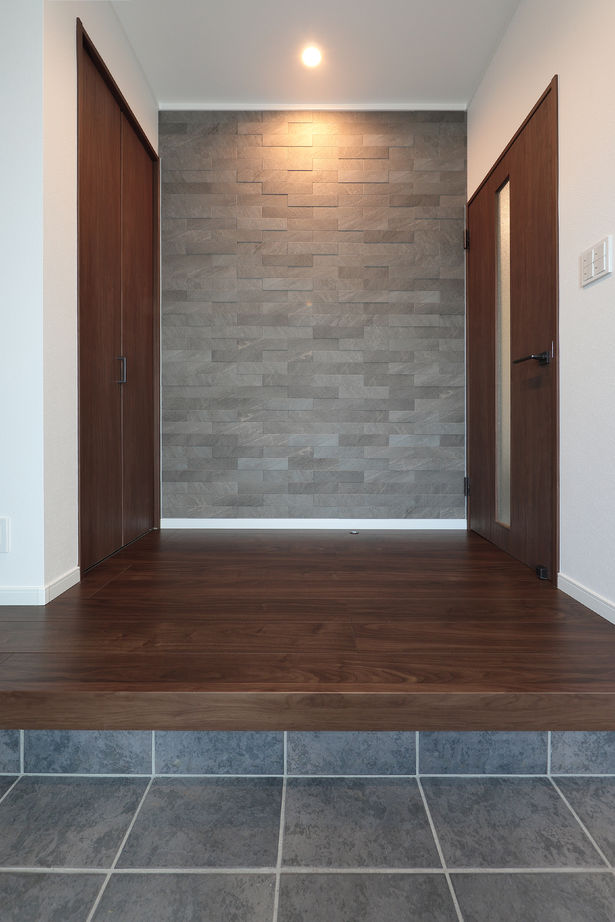 カシワ建設 お洒落なフラットスタイルキッチンを中心にラグジュアリーな雰囲気の家の建築実例画像6