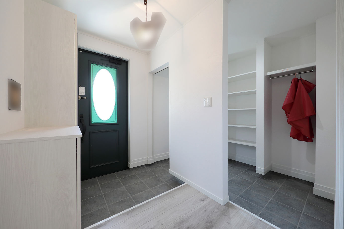 カシワ建設 【輸入住宅】塔屋のある輸入住宅　動線や収納を工夫して住み心地の良い理想の住まいの建築実例画像7