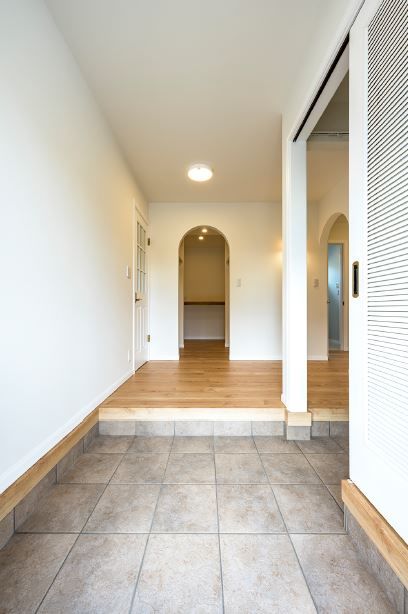 カシワ建設 【輸入住宅】憧れていたアメリカンな外観。理想の住まいを形にしたこだわりの2階建ての建築実例画像3