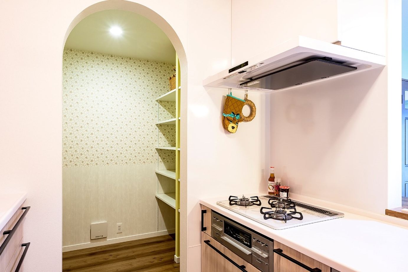 カシワ建設 【輸入住宅】南プロヴァンス風の外観が可愛らしい収納力のある輸入住宅の建築実例画像5