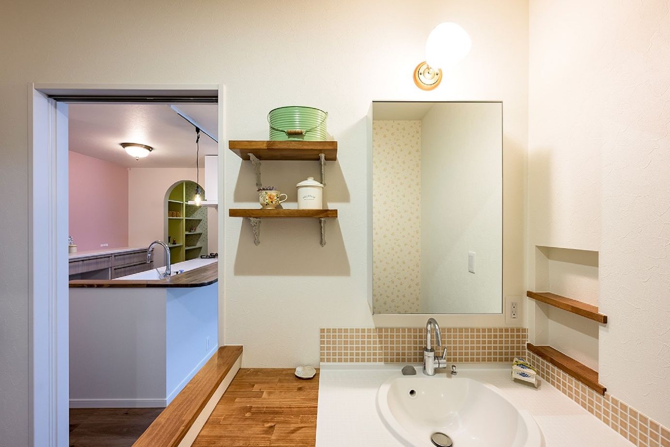 カシワ建設 【輸入住宅】南プロヴァンス風の外観が可愛らしい収納力のある輸入住宅の建築実例画像6