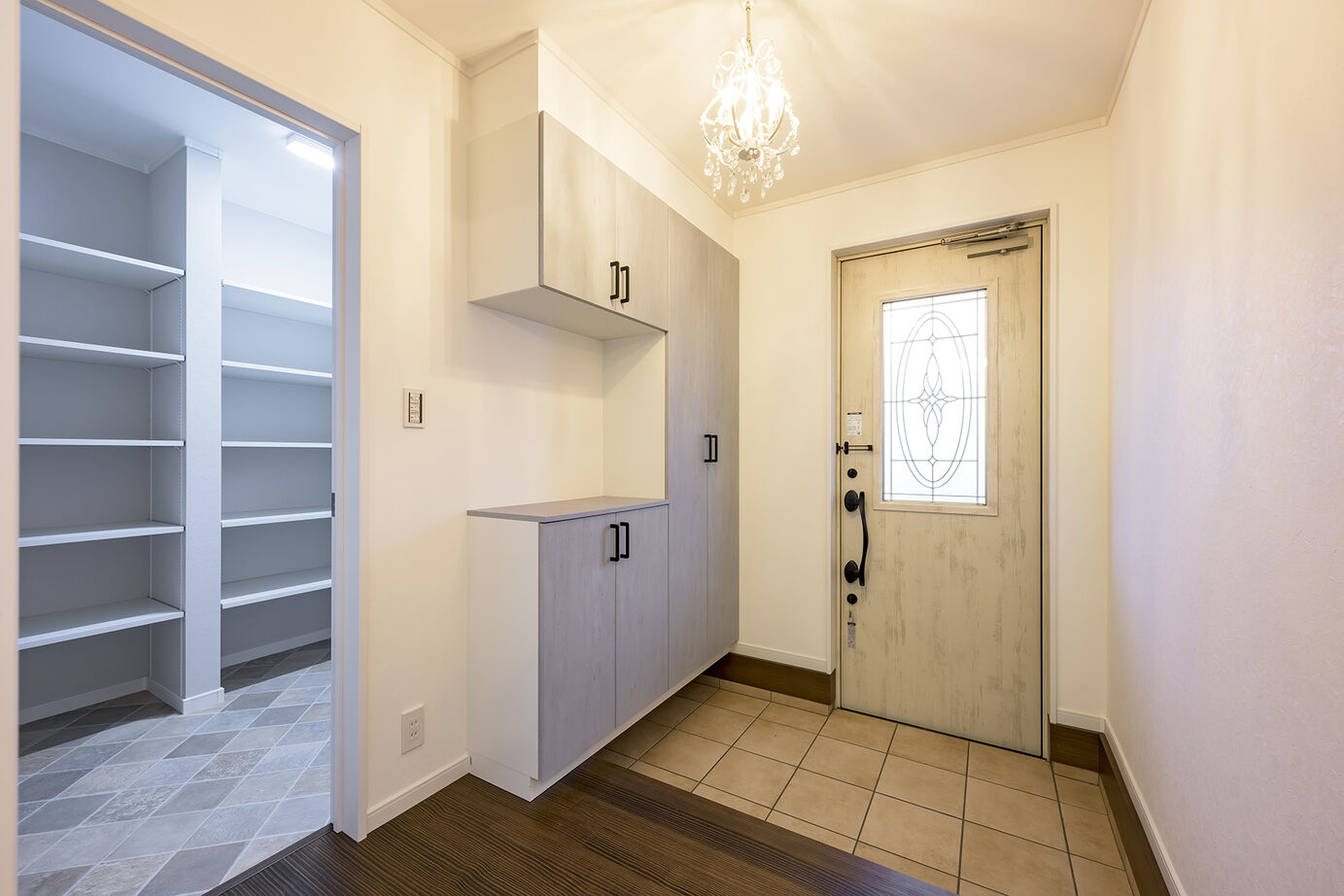 カシワ建設 【輸入住宅】憧れのアーリーアメリカンな外観。お気に入りを詰め込んだ住まいの建築実例画像3