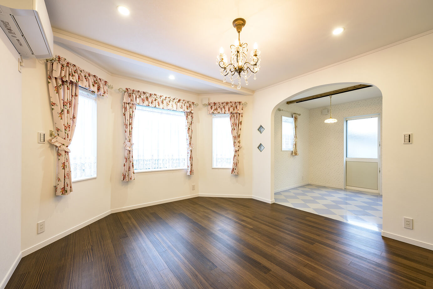 カシワ建設 【輸入住宅】憧れのアーリーアメリカンな外観。お気に入りを詰め込んだ住まいの建築実例画像9