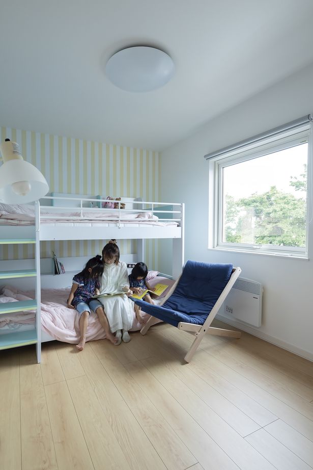 マルトモホーム 【夫婦＋子ども2人/5LDK+プレイルーム】大きな吹き抜けとロフトの4層空間が魅力的、楽しいスキップフロア！の建築実例画像9