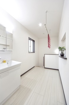 アルルホームズ 【1500万～】自分らしく、暮らしやすく　白×黒で魅せるシンプルな家の建築実例画像5