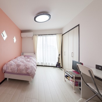 アルルホームズ 【1000万円台(35.6 坪)・30代】心地よい室温、感じる家族の姿　光を通す「階段扉」が快適の鍵の建築実例画像8