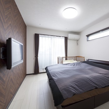 アルルホームズ 【1000万円台(35.6 坪)・30代】心地よい室温、感じる家族の姿　光を通す「階段扉」が快適の鍵の建築実例画像9