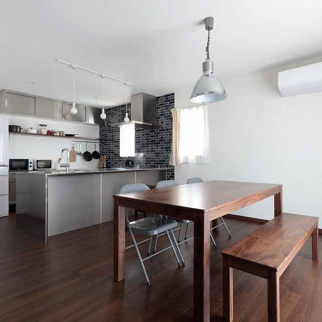 アルルホームズ 【1500～2000万円】格好良いこだわりキッチンを軸に、素材の魅力が引き立つ家の建築実例画像3