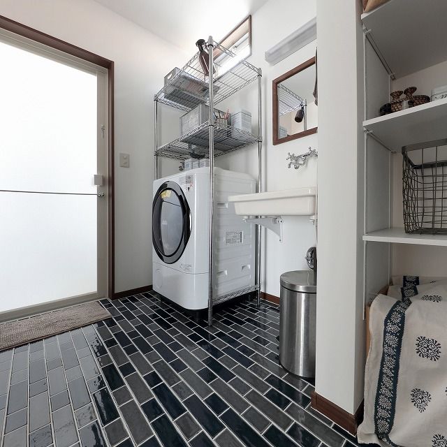 アルルホームズ 【1500～2000万円】格好良いこだわりキッチンを軸に、素材の魅力が引き立つ家の建築実例画像7