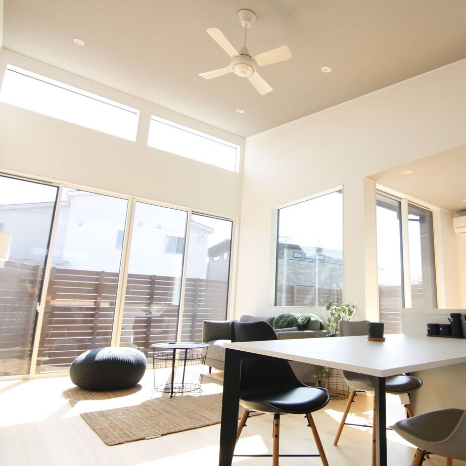 アルルホームズ 【2500万円】勾配天井とハイサッシで 明るく広々とした平屋の建築実例画像2