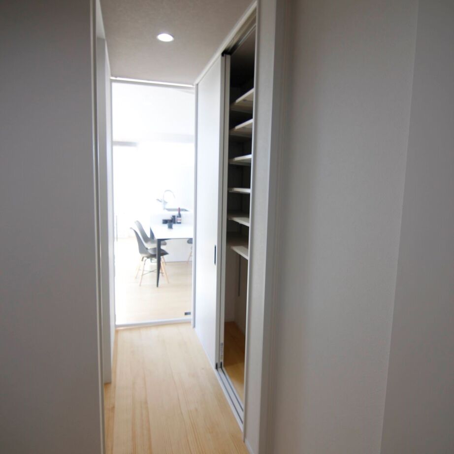 アルルホームズ 【2500万円】勾配天井とハイサッシで 明るく広々とした平屋の建築実例画像9