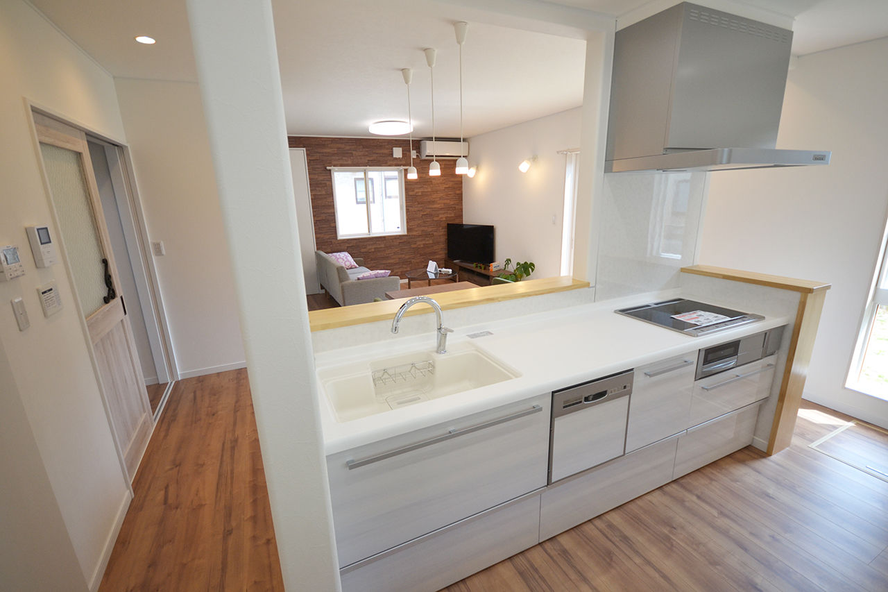 カスタムエージェント 【間取図有／2100万円／6.2帖の中2階／土間のある玄関】たっぷり収納と家事ラク動線で、家族の夢が育つ家の建築実例画像4