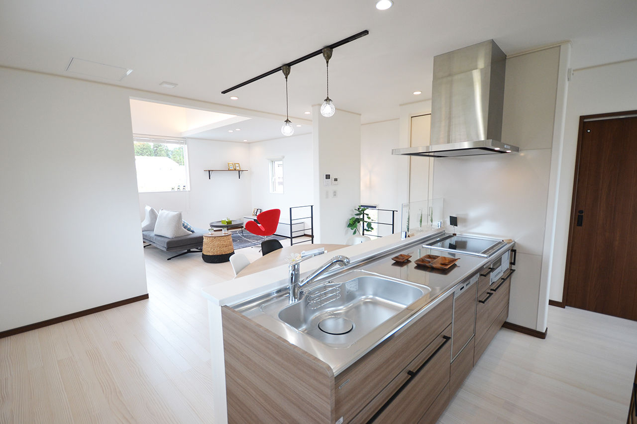 カスタムエージェント 【間取図有／1754万円／2階LDK／スキップフロア／サンルーム】上下に夢空間！無垢材と吹き抜けが心地よい家の建築実例画像4