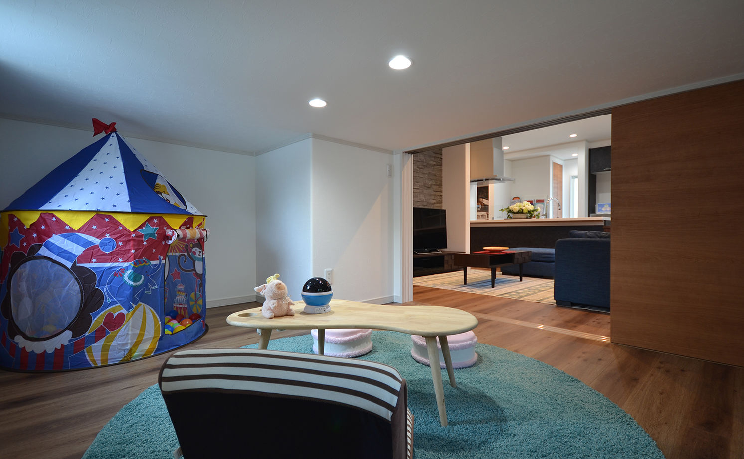 カスタムエージェント 使い方は無限大！空間を緩やかに繋げたプラスアルファの部屋がある、遊び心満載の家の建築実例画像9