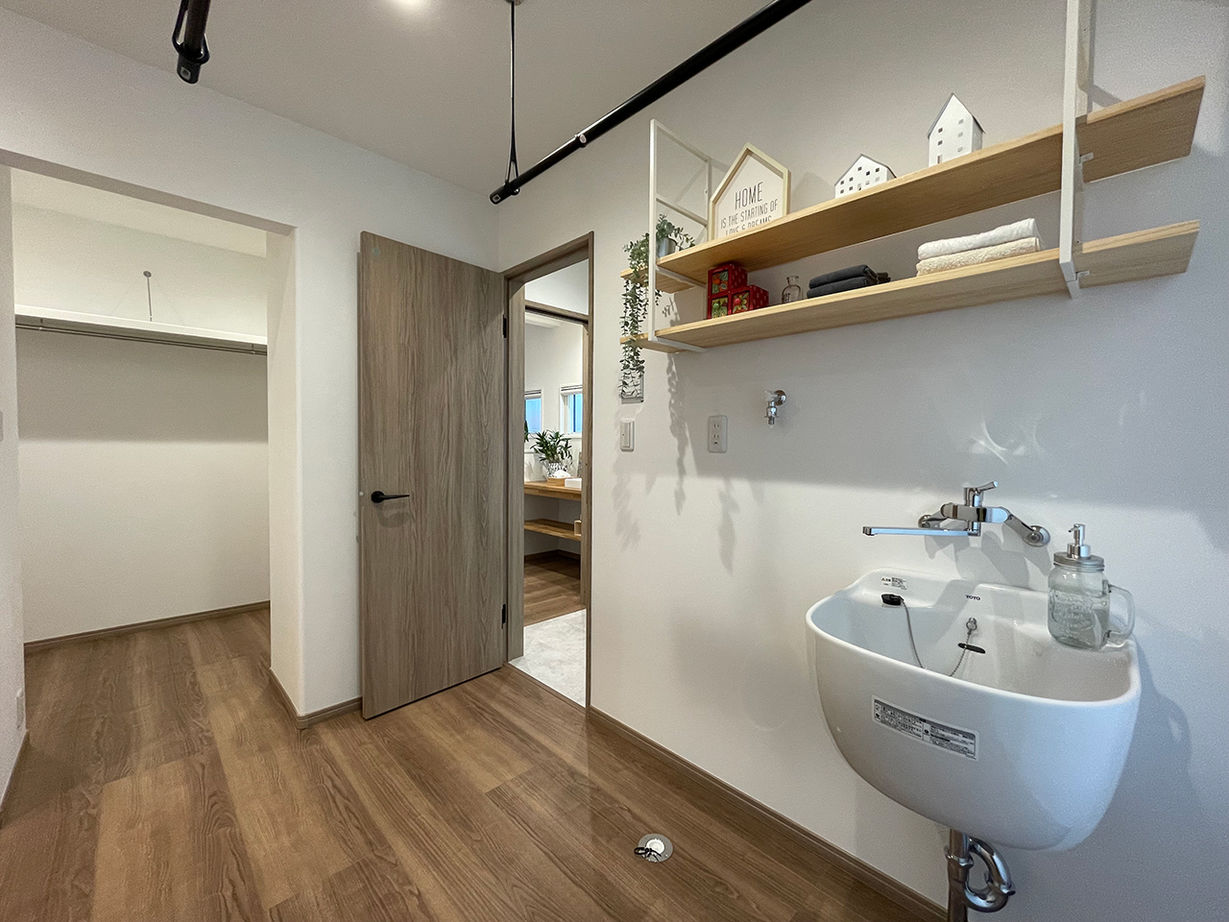 カスタムエージェント 【1980万円/家事ラク動線】機能的な回遊型間取りとデザイン性の高さが両立した家の建築実例画像7