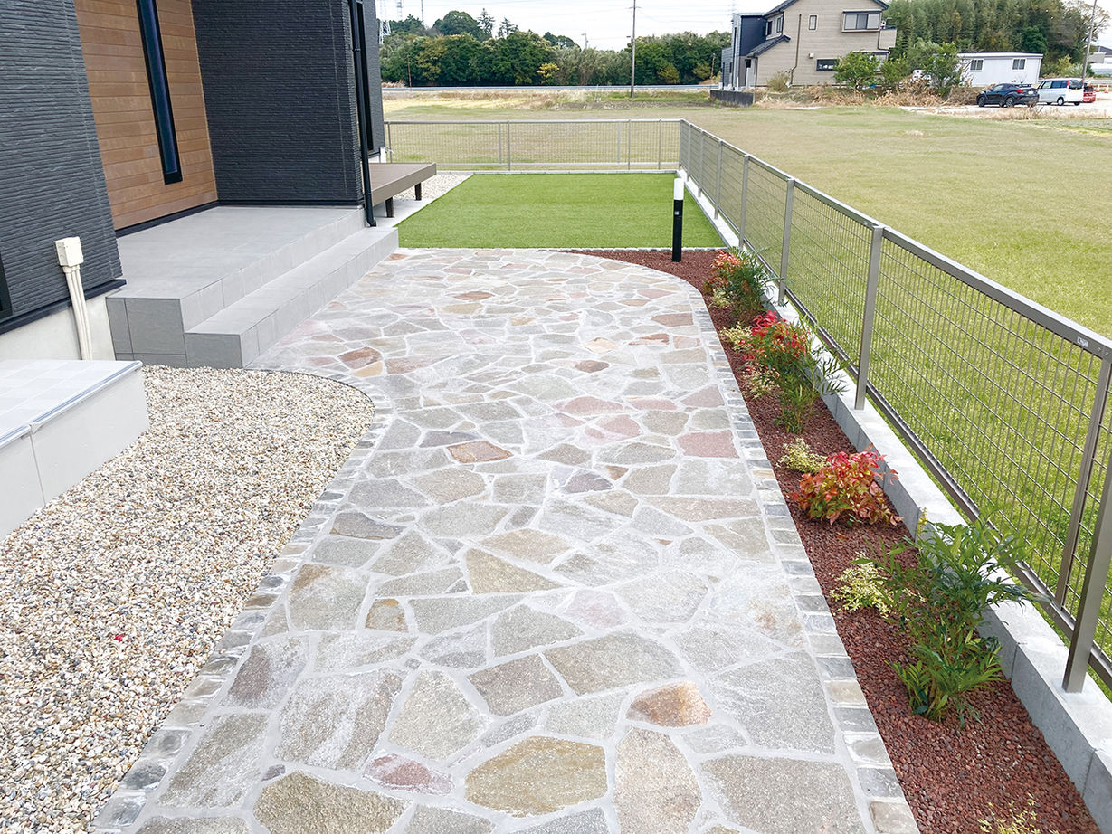 パシフィック・ホーム&リノベーション/岡田建設 【50坪以下/二世帯住宅】家族みんながゆったり寛ぐ24帖の大空間LDK。機能的でデザインセンスも光る住まいの建築実例画像8