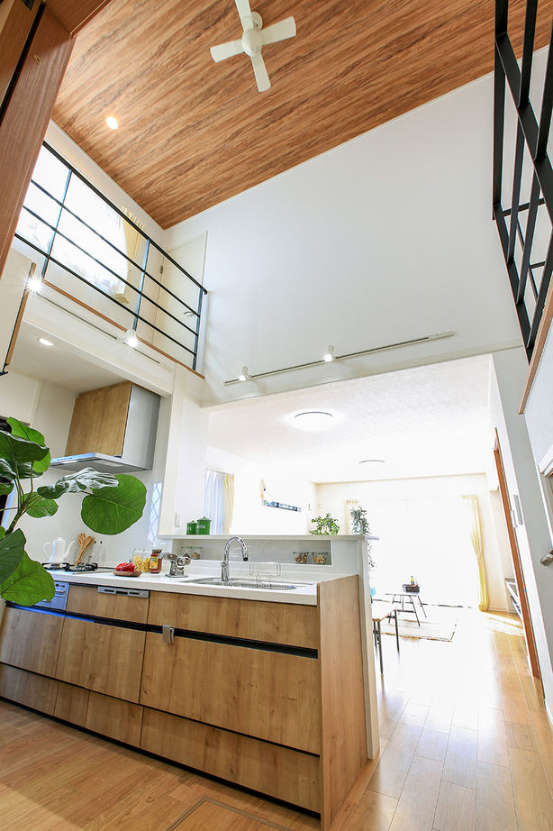 パシフィック・ホーム&リノベーション/岡田建設 【岡崎市/3000万円以下/ガレージ】吹抜キッチンとスキップフロアで家族がつながる家の建築実例画像3