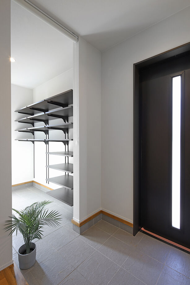 パシフィック・ホーム&リノベーション/岡田建設 【3000万円以下/40坪以下/太陽光発電】大型吹き抜けリビングと中庭のある住まい（間取り図有）の建築実例画像10