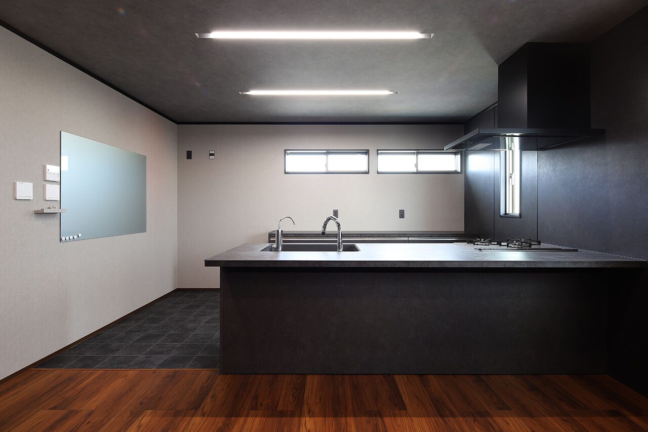 パシフィック・ホーム&リノベーション/岡田建設 【4000万円/70坪以下】3台分インナーガレージ付の事務所＆住居/2階大型リビング空間（間取り図有）の建築実例画像3