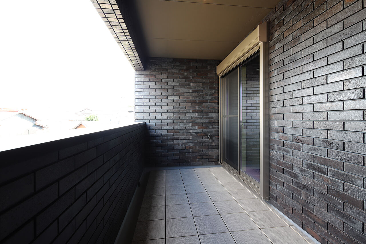 パシフィック・ホーム&リノベーション/岡田建設 【4000万円/70坪以下】3台分インナーガレージ付の事務所＆住居/2階大型リビング空間（間取り図有）の建築実例画像9