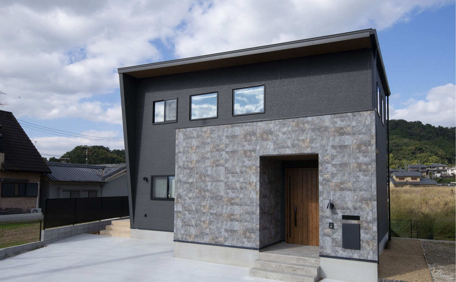 シバ・サンホーム 【北葛城郡｜2000万円｜ホテルライク】家族の笑顔と未来を明るく照らす、意匠を凝らした照明の数々の建築実例画像1