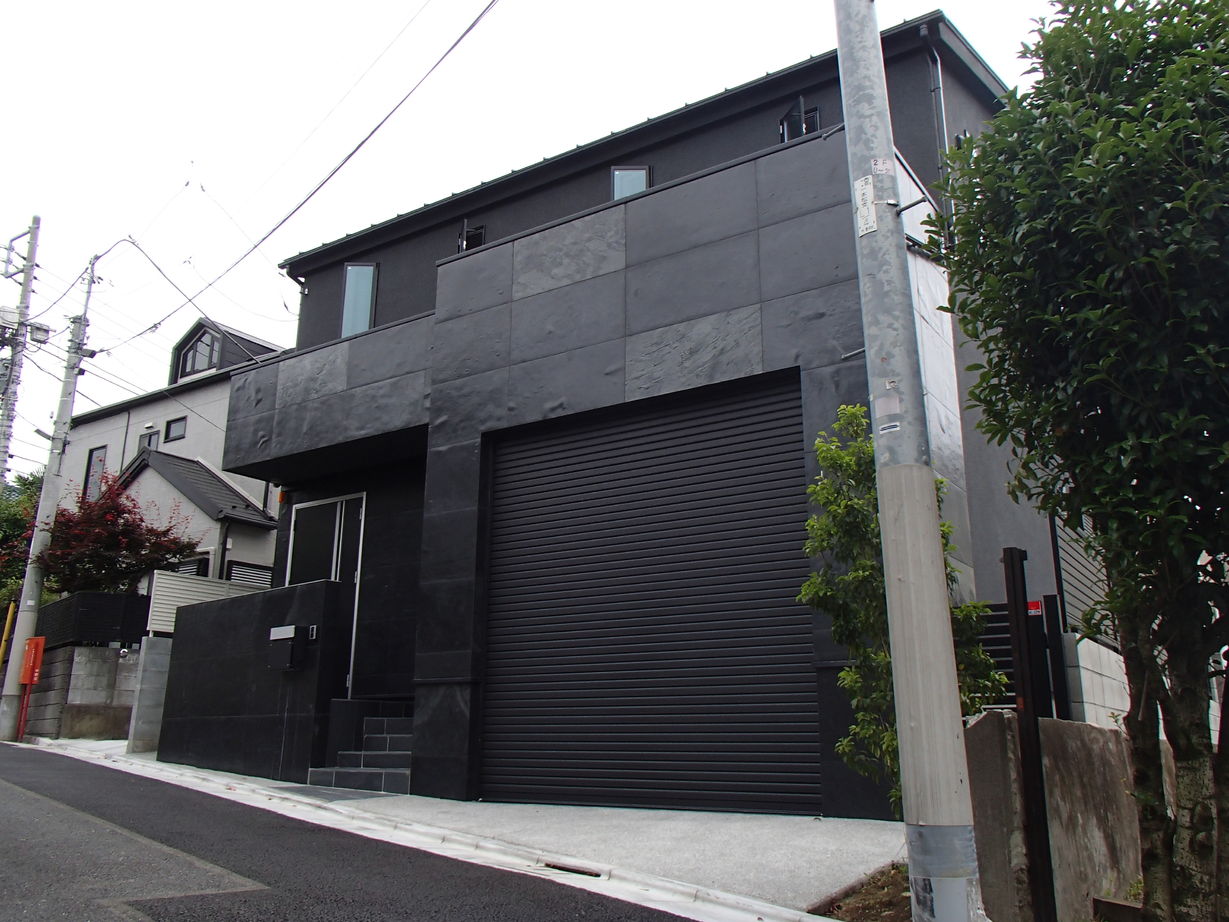 匠技建 【2000万円台/40坪台/2階リビング/間取り図】リビング階段を中心に趣味部屋と繋がるビルトインガレージの家の建築実例画像