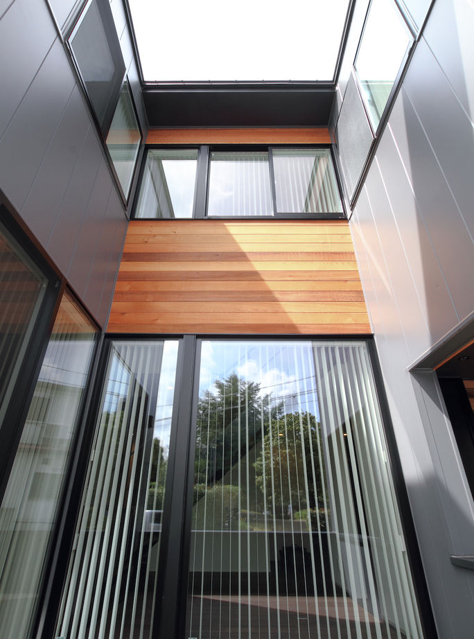 匠技建 【国立市/2000万円台/30坪台/間取り図】明るく広いリビングにウッドデッキを囲むような窓が少ない外観の家の建築実例画像2