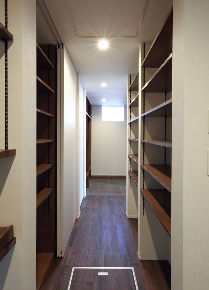 匠技建 【国立市/2000万円台/30坪台/間取り図】明るく広いリビングにウッドデッキを囲むような窓が少ない外観の家の建築実例画像6