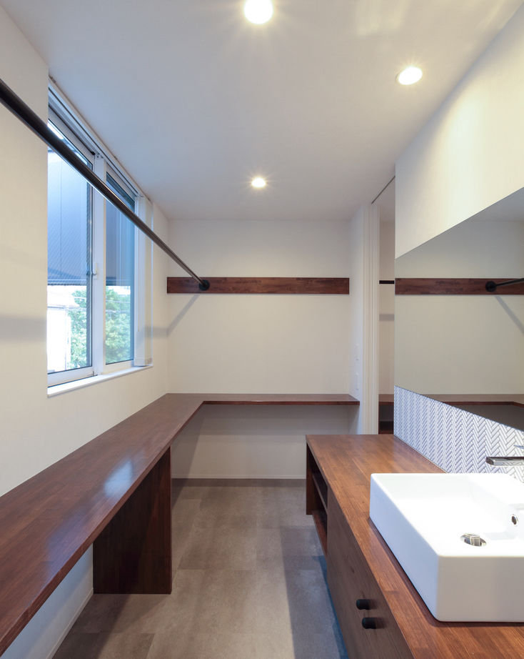 匠技建 【国立市/2000万円台/30坪台/間取り図】明るく広いリビングにウッドデッキを囲むような窓が少ない外観の家の建築実例画像10