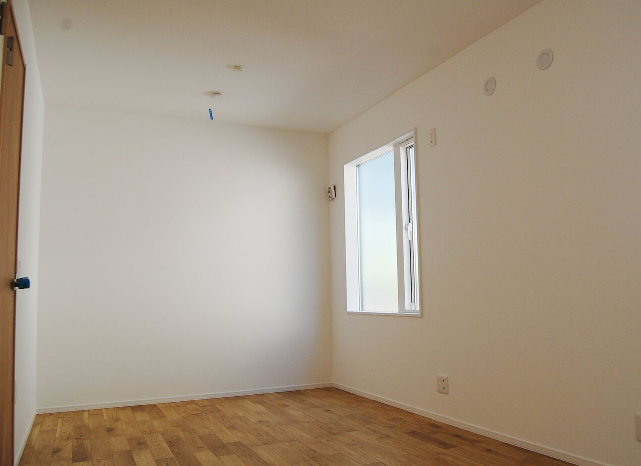 匠技建 【立川市/2000万円台/20坪台/自然素材/間取り図】広々とした吹き抜け2階リビング。梁の見える長方形の家の建築実例画像6