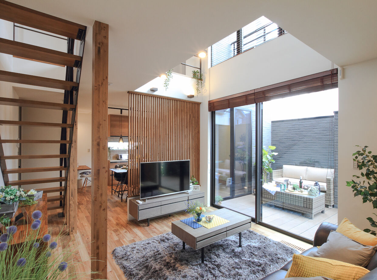 匠技建 【国分寺市/2000万円台/30坪台/全館空調/間取り図】吹き抜けリビングとプライベートなウッドデッキを繋ぐ家の建築実例画像2