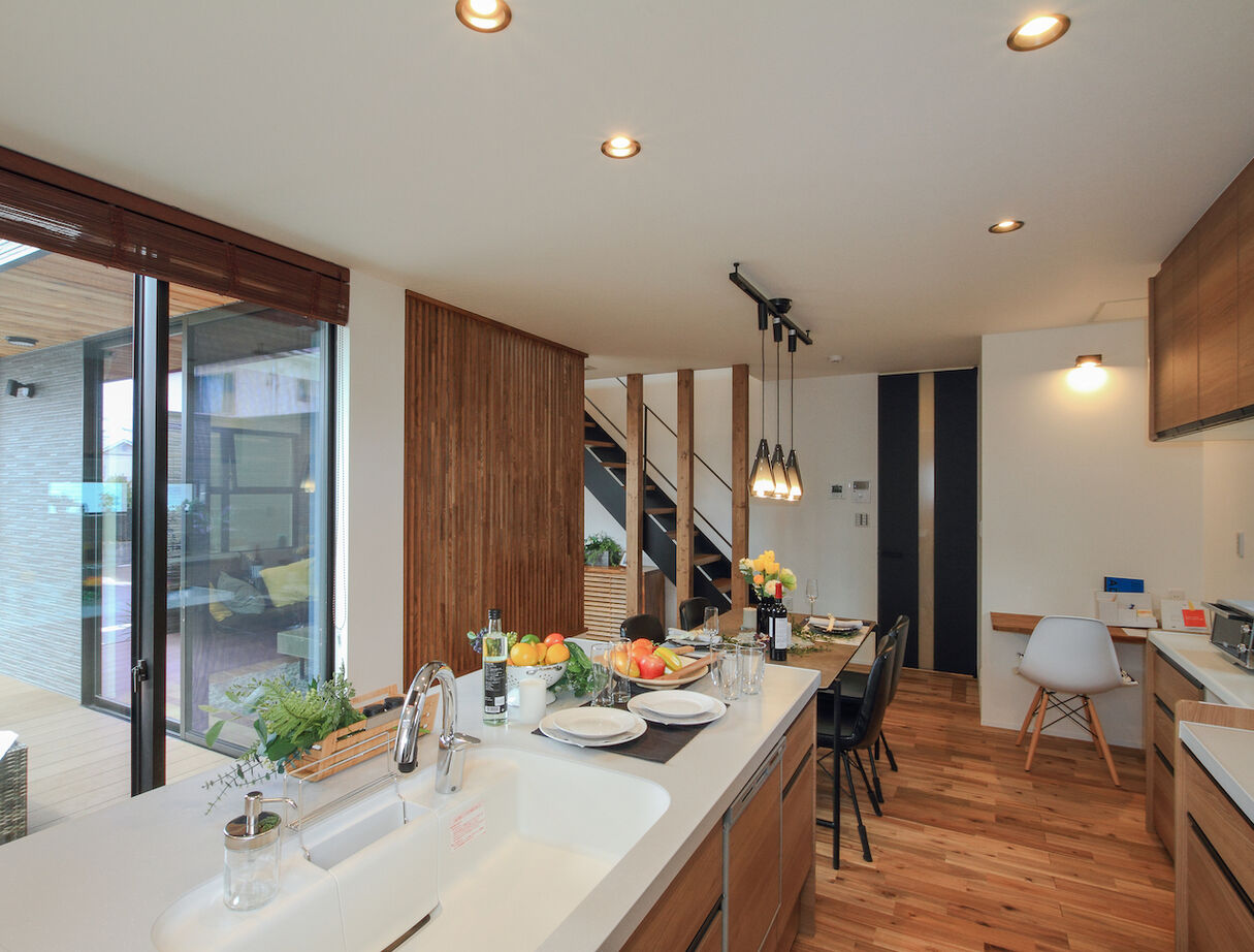 匠技建 【国分寺市/2000万円台/30坪台/全館空調/間取り図】吹き抜けリビングとプライベートなウッドデッキを繋ぐ家の建築実例画像4