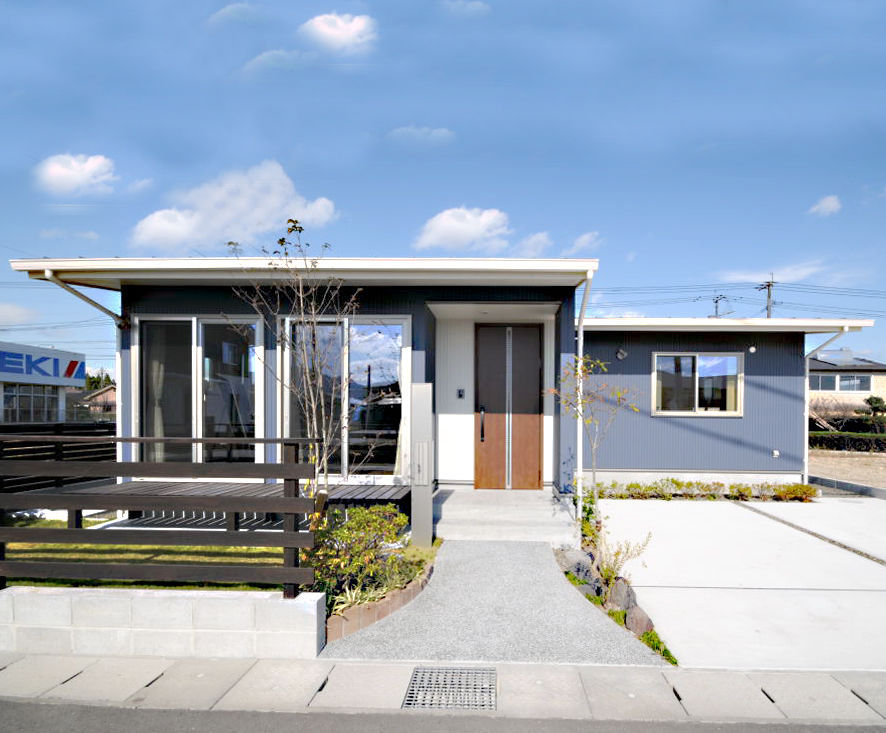 丸和建設 【姶良市 平屋】25.74坪（85.12m2）　漆喰の白壁と黒の床材のコントラストが映える家の建築実例画像4