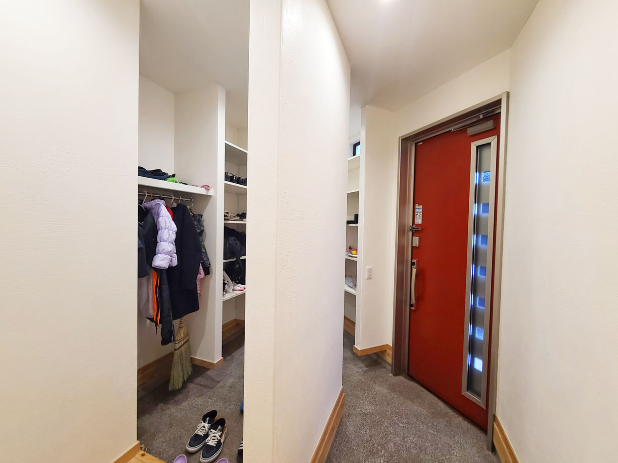 丸和建設 【鹿屋市 平屋】30.18坪（99.78m2）　キッチン隣接のカウンターと小上がりの和室がある家の建築実例画像2